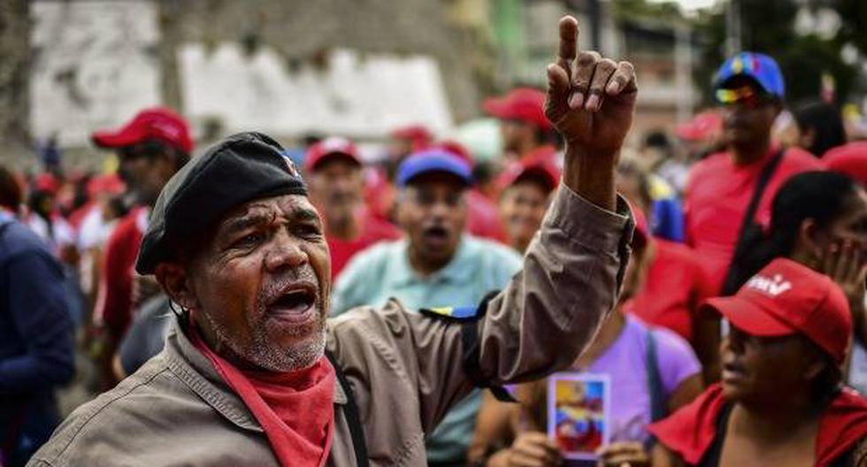 Los partidarios del presidente venezolano Nicolás Maduro se manifiestan en Caracas el 27 de febrero de 2019. (Foto: EFE)