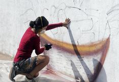 USA: muralista "libera" en una obra a los jóvenes "soñadores"