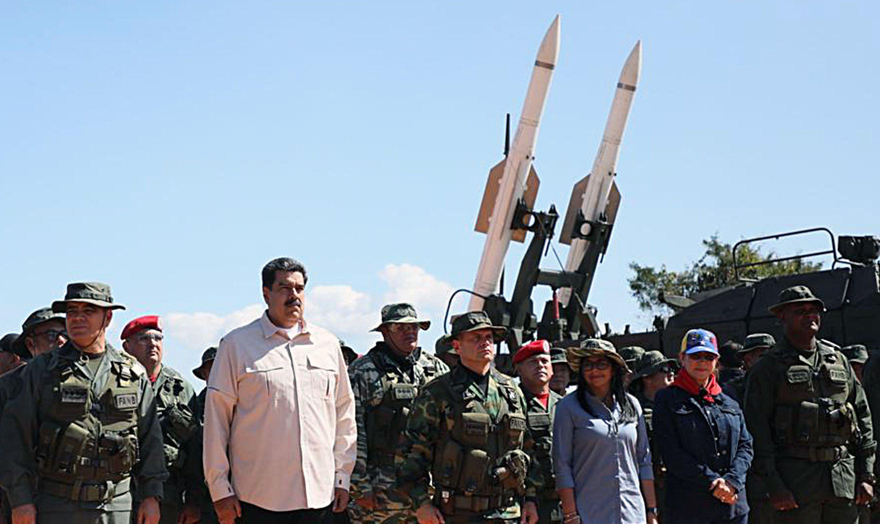 Venezuela: Nicolás Maduro inicia ejercicios militares Operación Cívico Militar Bicentenario de Angostura 2019 en el Fuerte Guaicaipuro. (Presidencia de Venezuela).