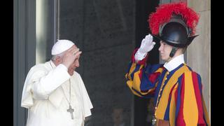 El Papa echa al comandante de la Guardia Suiza por autoritario