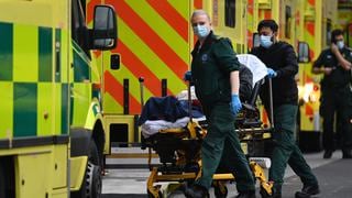 Reino Unido reporta 438 muertes por coronavirus, la mayor cifra en casi un año