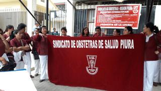 Piura: Obstetras acatan huelga indefinida y demandan aumento de sueldos