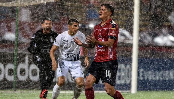 Independiente Medellín alcanzó igualar la serie ante Sol de América de Paraguay, pero el gol de visita les jugó en contra. (Foto: AFP)