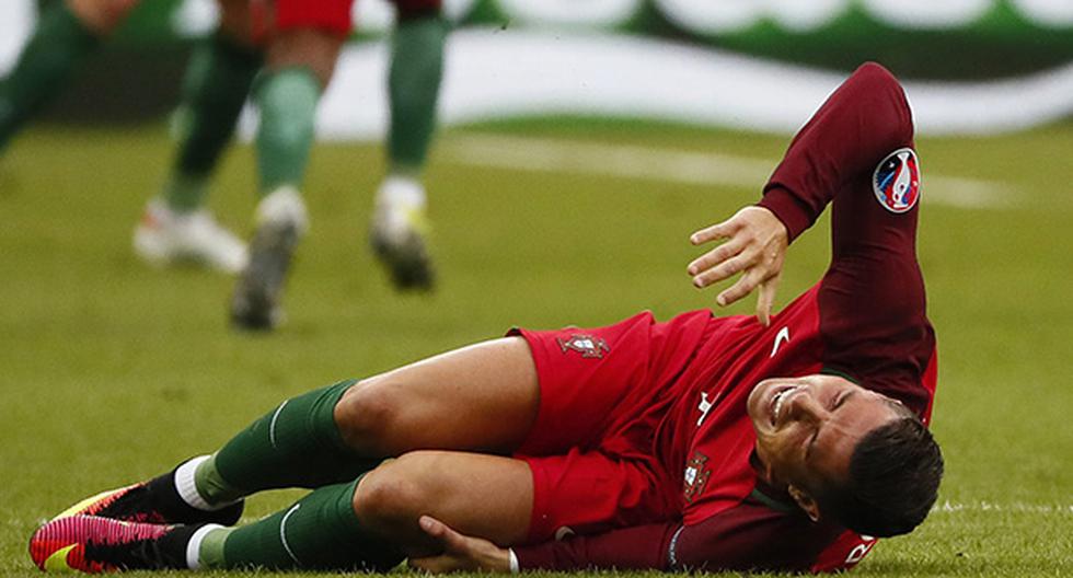 Cristiano Ronaldo tendido en el piso tras la falta de Payet en el Francia vs Portugal (Foto: EFE)