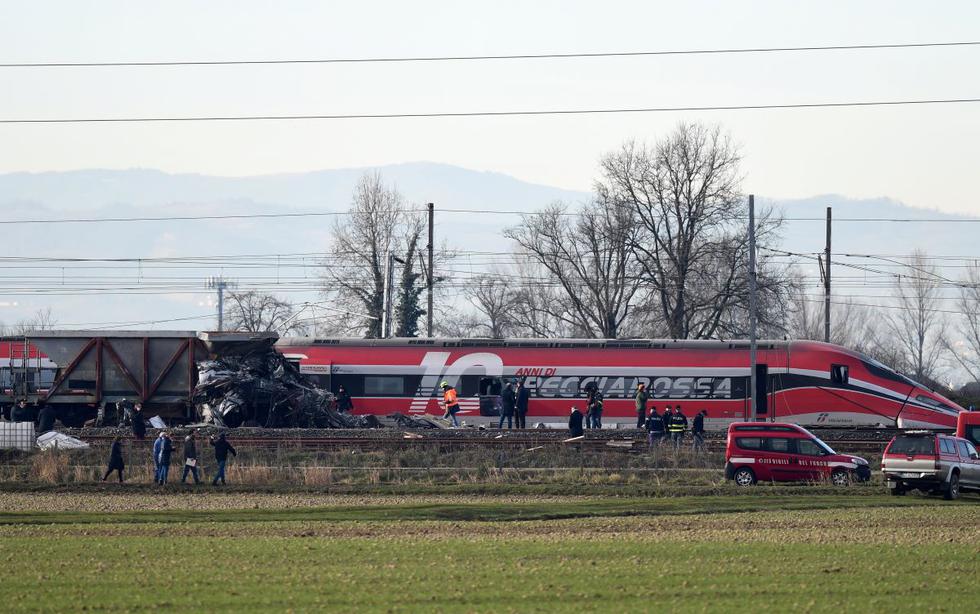 El descarrilamiento del tren de alta velocidad ocurrió mientras recorría el trayecto Bolonia-Milán. (AFP)