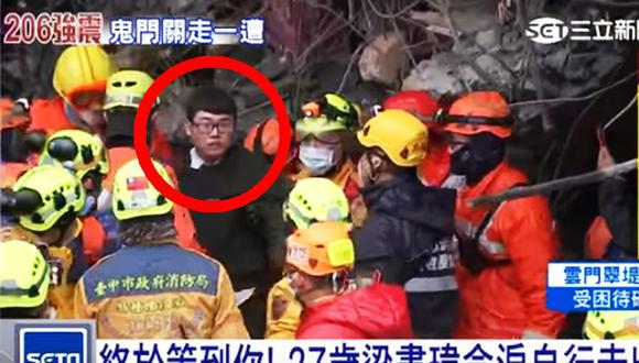 Terremoto en Taiwán: Trabajador de hotel destruido sale a pie de los escombros. (Foto: Captura de YouTube)