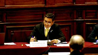 Congresistas de cuatro bloques a favor de renuncia del ministro del Interior, Willy Huerta