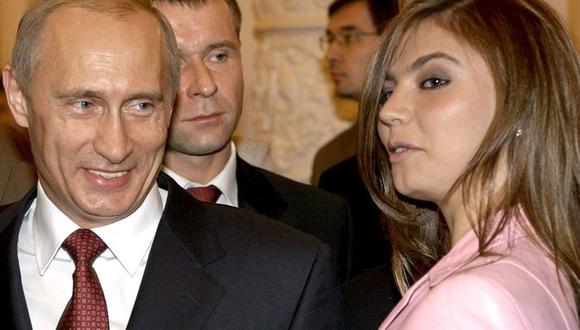 Putin y Alina Kabaeva en 2004. (REUTERS)
