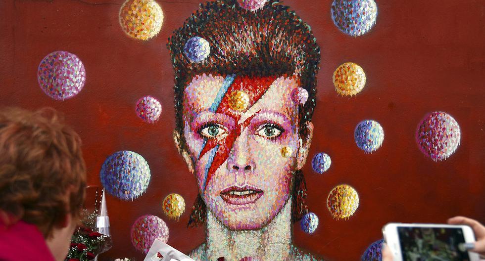 Un seguidor de Bowie paga 31.990 dólares por un autorretrato del cantante. (Foto: Getty Images)