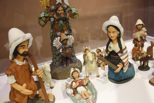 Las obras son parte de la exposición "Retrospectiva del Concurso Nacional de Nacimientos por sus 15 años". (Foto: Piko Tamashiro/El Comercio)