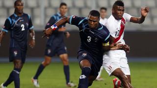 Perú goleó 3-0 a Panamá con doblete de Carlos Ascues
