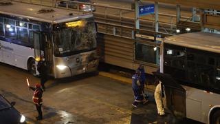 Choque de dos buses del Metropolitano deja 20 heridos en Miraflores