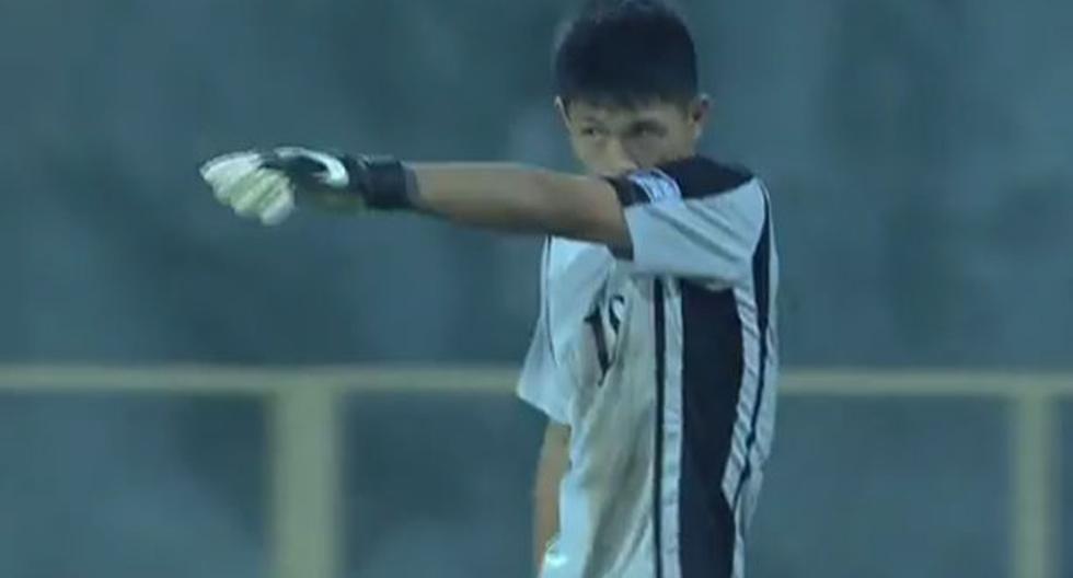 El arquero Jaen Paek Ho tuvo una actuación dudosa ante el segundo gol de Uzkekistán | Foto: Captura