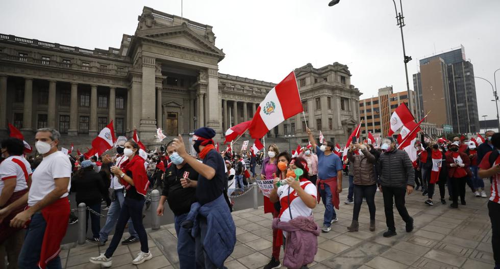 Perú En El Bicentenario La Locura De Las Ménades Opinión Elecciones 2021 Segunda Vuelta