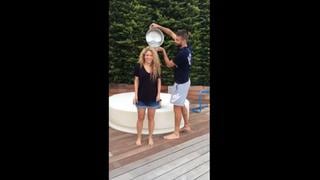 Shakira y Piqué aceptaron el reto y se bañaron con agua helada