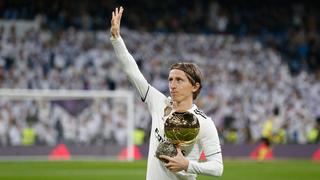 Real Madrid vs. Rayo Vallecano: Modric ofreció el Balón de Oro a la afición | VIDEO