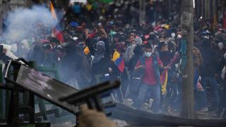Duque anuncia revisión de reforma tributaria tras masivas protestas en Colombia