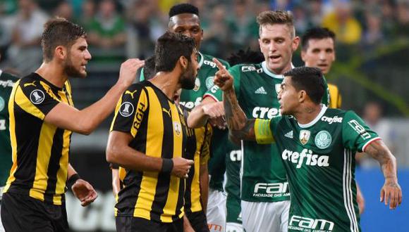 Conmebol abrió proceso disciplinario contra Peñarol y Palmeiras