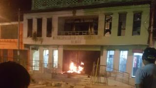 Municipio de Olmos fue incendiado durante protestas | VIDEO