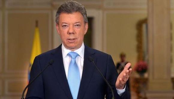 Santos ordena suspender bombardeos contra las FARC por un mes
