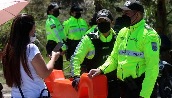 Las autoridades ecuatorianas anunciaron este lunes que al menos cinco armas fueron utilizadas en el asesinato de veinte presos ocurrido el domingo en la cárcel de la sureña ciudad andina de Cuenca.