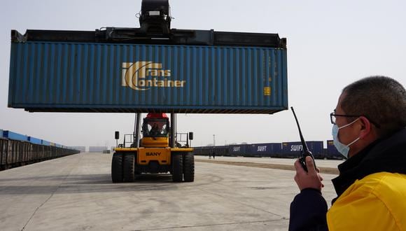 Las exportaciones chinas de piezas y componentes, vitales para la producción, se redujeron un 2% anualizado en febrero. (Foto: Reuters)