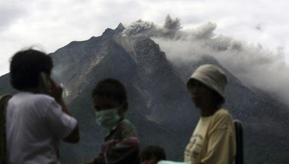 Erupción de volcán en Indonesia obliga a evacuar más de mil personas MUNDO EL COMERCIO PERÚ