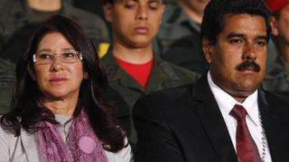 Nicolás Maduro empezó luna de miel con los pobres pero celebró como rico