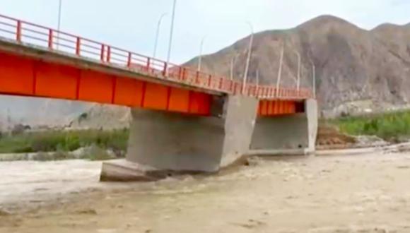 Puente a punto de caerse en Cañete. Foto: Canal N
