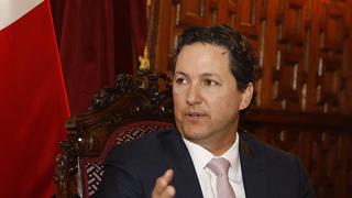 Parlamentarios critican reunión del presidente Castillo con Daniel Salaverry y su nombramiento como titular de Perupetro