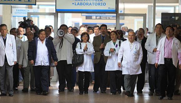 Huelga médica: FMP defiende pedido de sueldo por cumpleaños
