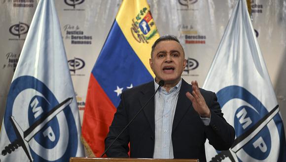 El Fiscal General de la República de Venezuela, Tarek William Saab, brinda una conferencia de prensa en la sede del Ministerio Público en Caracas el 25 de marzo de 2023. (Foto de Yuri CORTEZ / AFP)