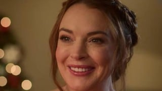 Quién es quién en “Navidad de Golpe”, la nueva película de Netflix con Lindsay Lohan