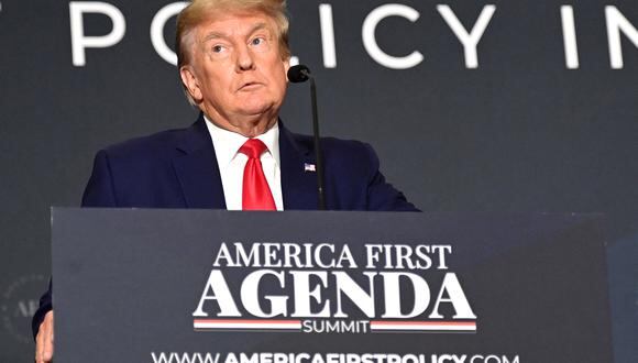 El expresidente de los Estados Unidos, Donald Trump, habla en la Cumbre de la Agenda del America First Policy Institute en Washington, DC, el 26 de julio de 2022. (Foto de MANDEL NGAN / AFP)
