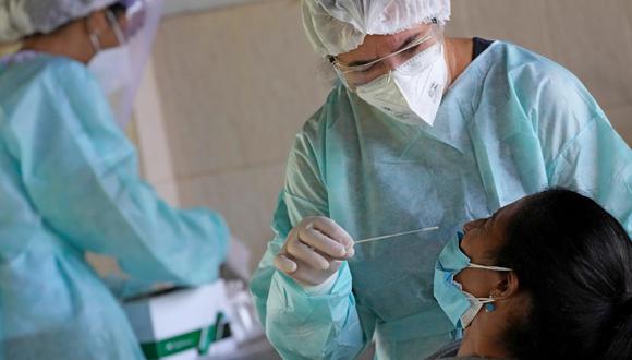 Brasil superó este domingo los 23 millones de contagios de COVID-19. (Foto: Eraldo Peres / AP)