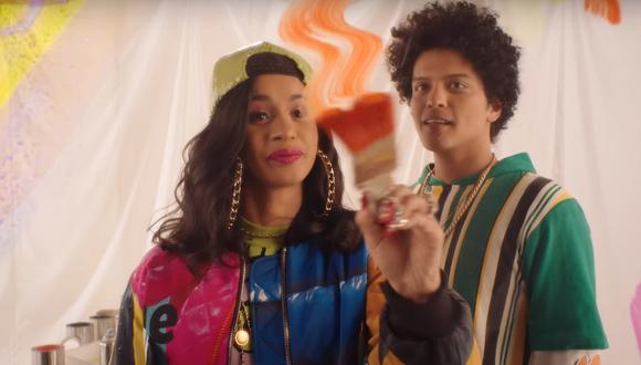 Cardi B y Bruno Mars en el video de "Finese", que ya revoluciona YouTube. (Foto: Captura de pantalla)