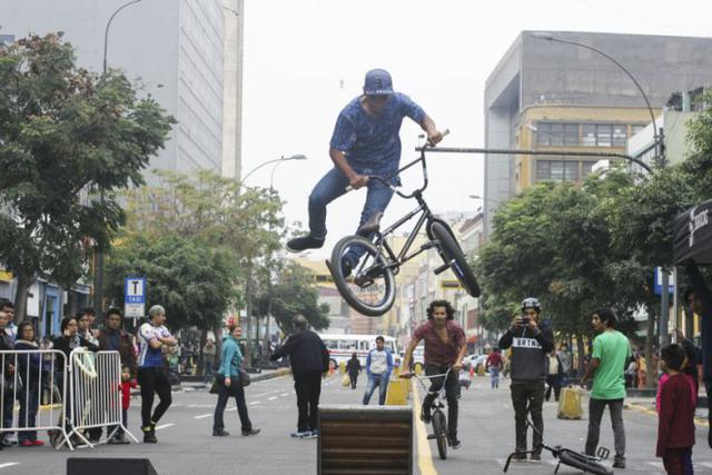 Exhibición de BMX y capacitación a niños en el Centro Histórico - 9