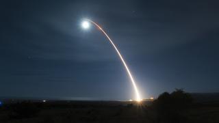 Estados Unidos prueba misil balístico de largo alcance tras retrasos por conflictos de Ucrania y Taiwán