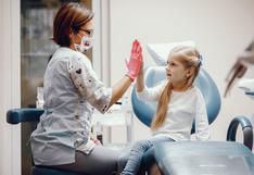 Primera visita al dentista: cómo preparar a mi hijo e iniciar una relación positiva con el odontólogo