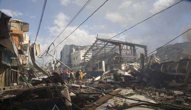 Al menos dos muertos y una veintena de heridos por explosión en fábrica de Santo Domingo. (Foto: AP).