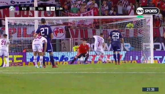 River Plate vs. Unión: Franco Fragapane convirtió el 1-0 desde el punto penal. | Foto: Captura