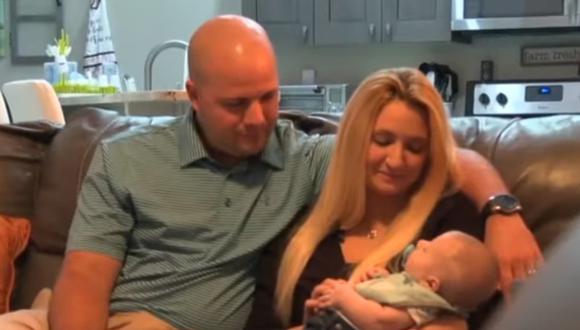 Anthony y Krista Rivera dieron la bienvenida a su hijo, Garrett Campbell Rivera, al mundo en agosto de 2019. (Foto: Captura YouTube/FOX 4 Now)