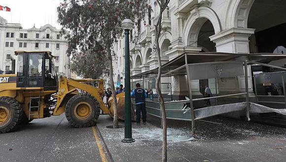 Plaza San Martín: Municipalidad demolió construcciones ilegales