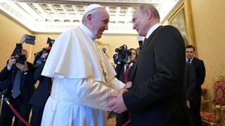 Vladimir Putin se reúne con el papa Francisco en el Vaticano | FOTOS