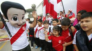 Perú vs. Nueva Zelanda: escolares alientan a la selección