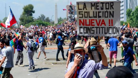 Desde que comenzó la ola de protestas, en octubre de 2019, una de las principales demandas de los chilenos ha sido el cambio de Constitución. (Getty Images).