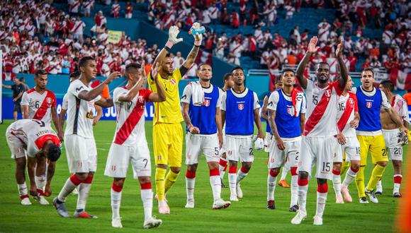 Seleccion peruana: Marathon explicó los diferentes precios de las camisetas de la 'Blanquirroja'. (Foto: AFP)