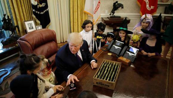 La desafortunada frase de Donald Trump ante un grupo de niños que celebraba Halloween. (Foto: Reuters)