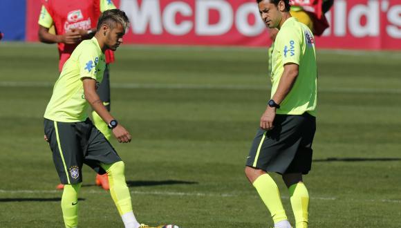 Neymar entrenó sin problemas y estará ante Colombia