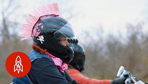 La labor del grupo de moteras The Sirens Women's Motorcycle Club fue destacado por la serie de YouTube Great Big Story. (Foto: YouTube)